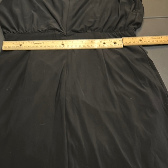 Elegant Black Ruched Dress - Picture 6 of 7